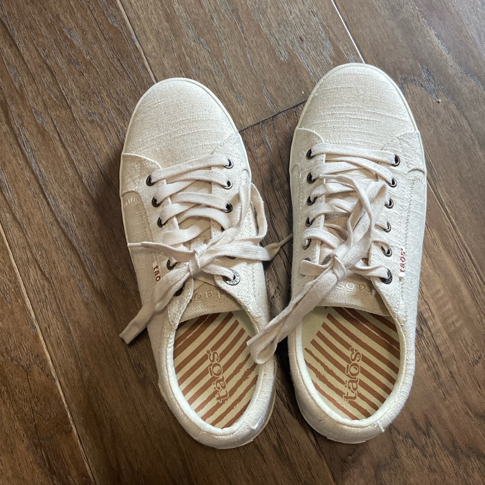 Women’s Taos Star size 10